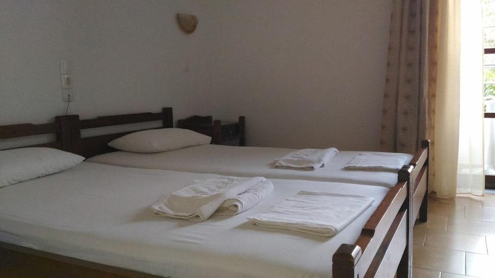 Hotel Aghas Paleochora Eksteriør billede