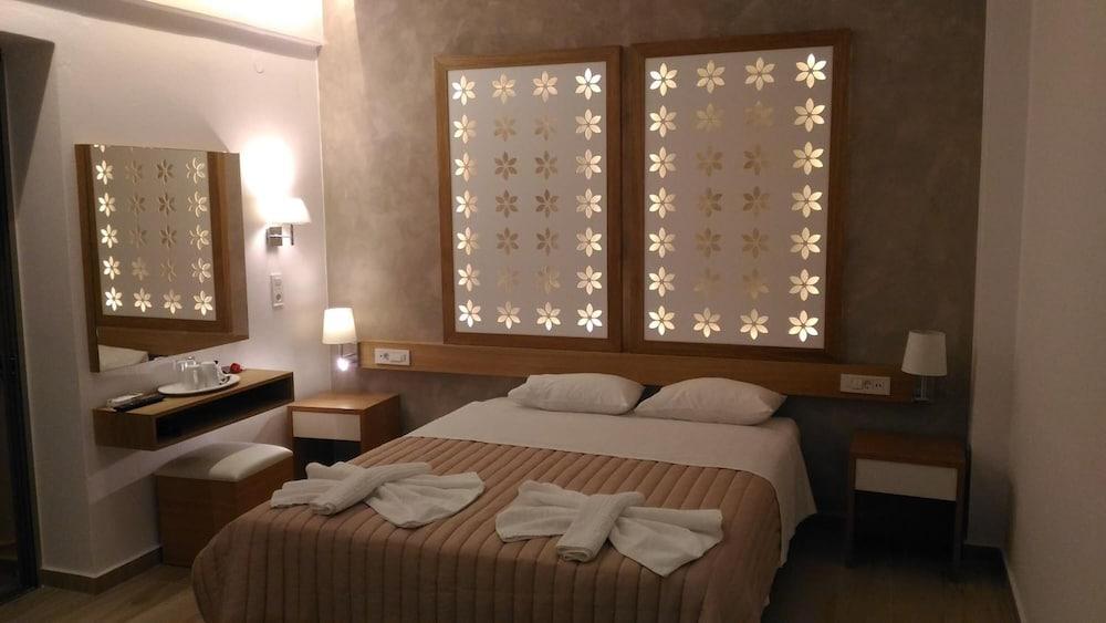 Hotel Aghas Paleochora Eksteriør billede